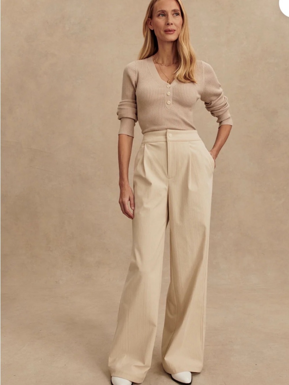 Varley Rocio 29.5” Wide Leg pant S needle cord fabric Birch